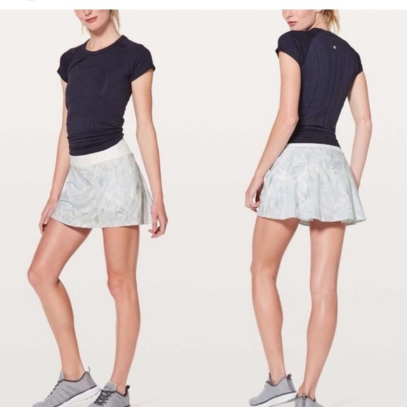 Lululemon Jasmine White Gray Print Golf Tennis Pickleball Skort size 10 - Picture 1 of 6